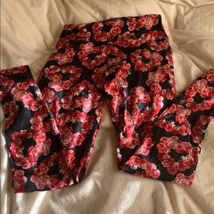 LulaRoe patterned rose leggings
